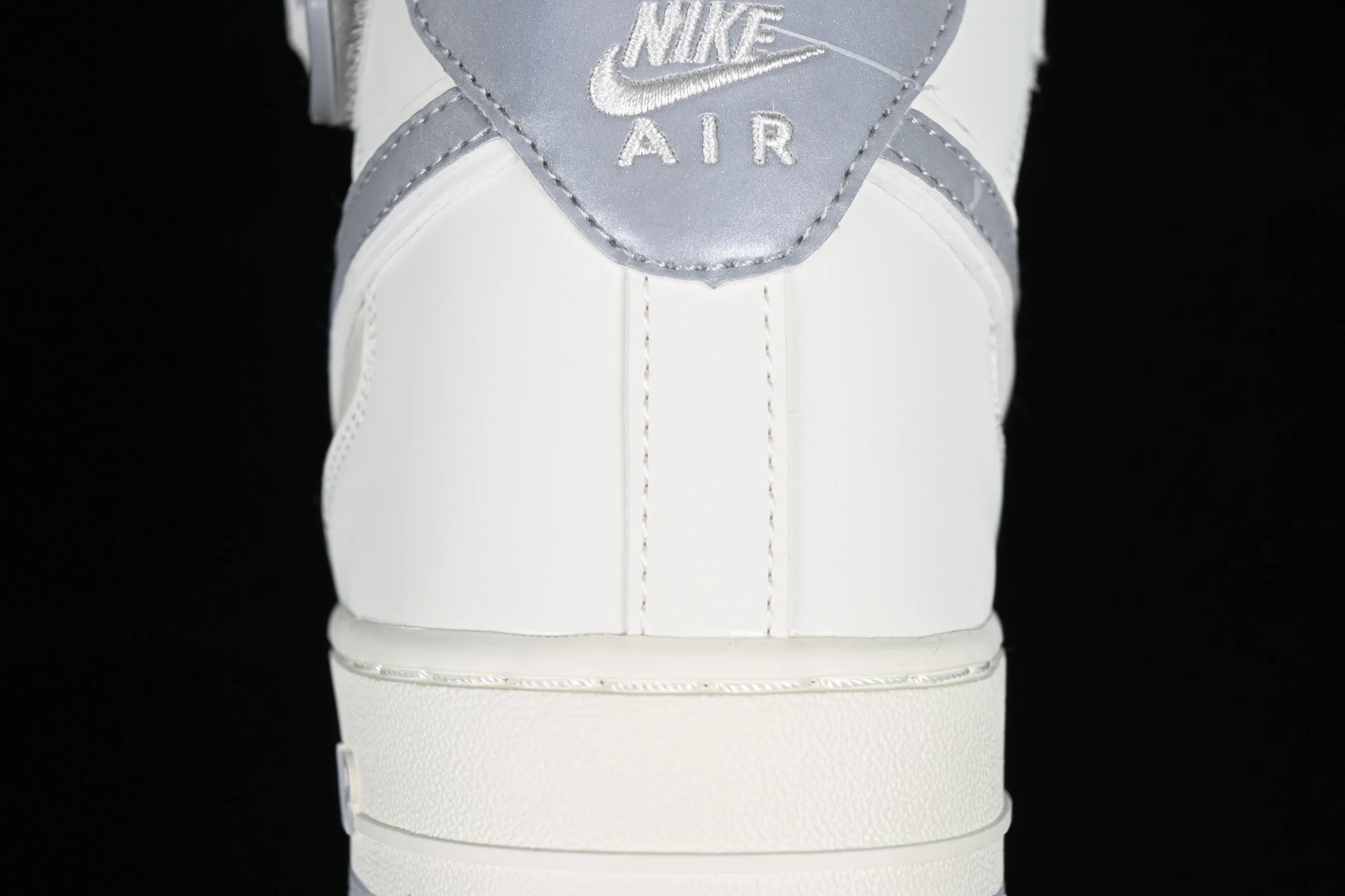 All categories Nk Air Force 1 Air Force series Nk Air Force 1 Mid Air Force mid-top Nk Air Force 1'07 Mid beige gray hook Starry Air Force One mid-top casual sneakers SH0235-522